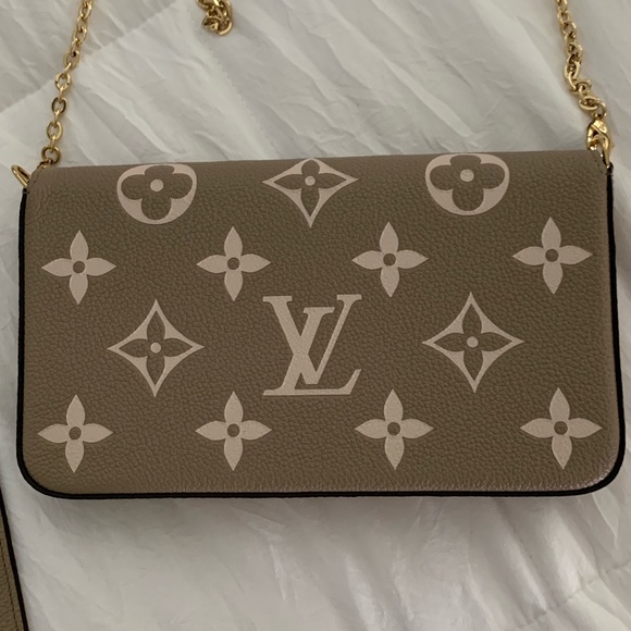 Louis Vuitton Felicie GM Pouchette Bag - Picture 7 of 12